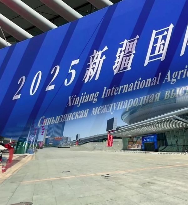 智联丝路开疆界  硬核实力铸标杆！临工农机高端智能农机装备闪耀新疆！