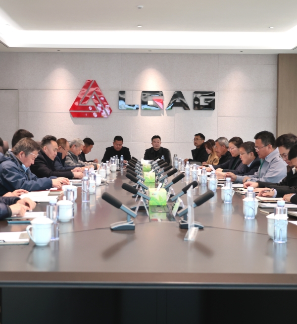 2026年临沂市农机行业座谈会在临工农机举行